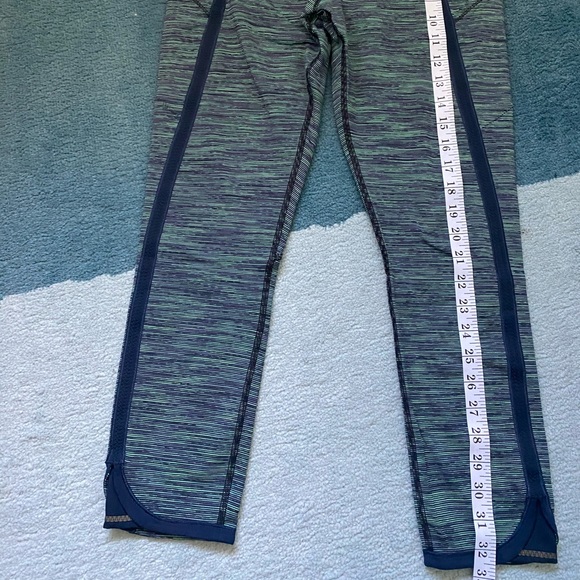 😍SOLD😍Lululemon capris - Picture 2 of 5